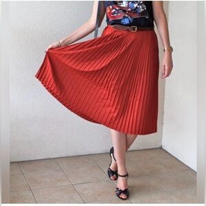 NWOT Volcom × Natalie Suarez Pleated Skirt